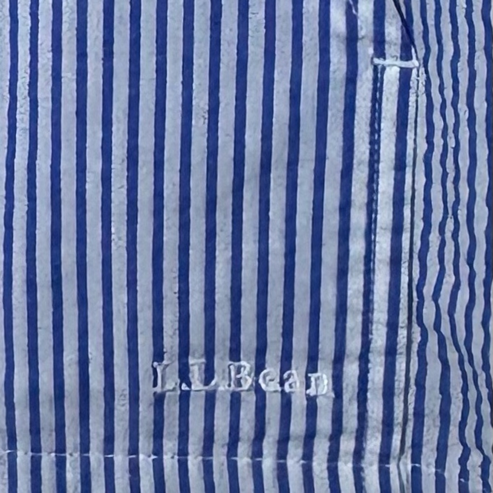 L.L. Bean women’s blue and white striped windbreaker, size large, 100% cotton. - Picture 4 of 8